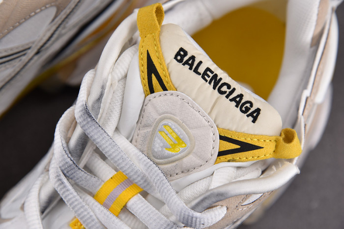 Ba*len*cia*ga -runner