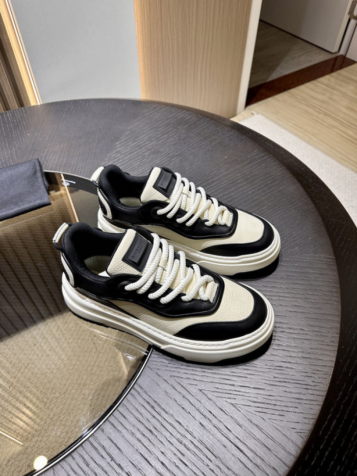 GIVENCHY SNEAKER