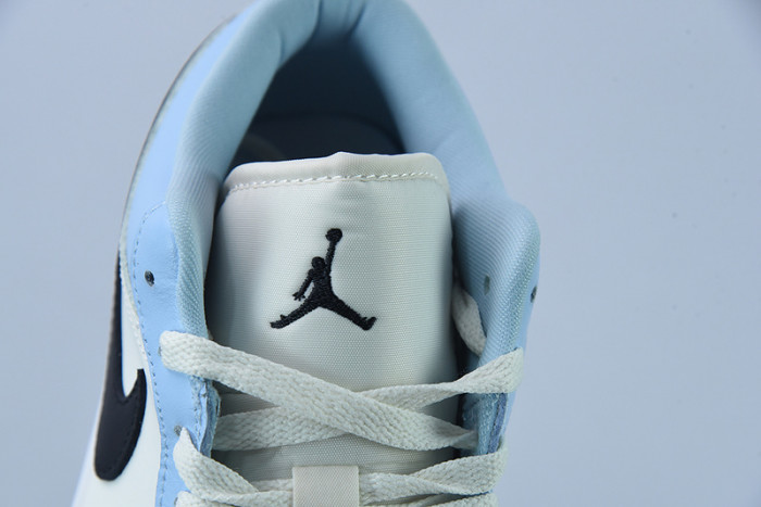 AIR JORDAN 1 LOW GS 