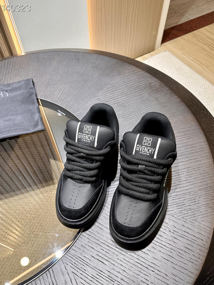 GIVENCHY SNEAKER