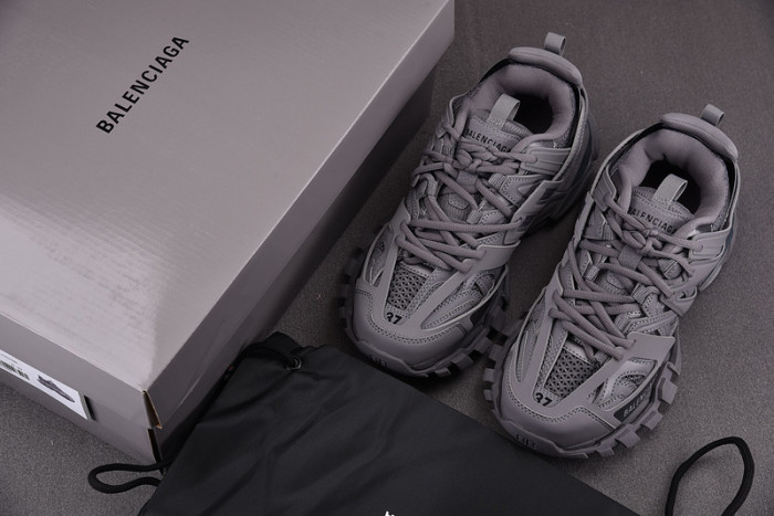 Ba*len*cia*ga track 542023 w3sr2 2315