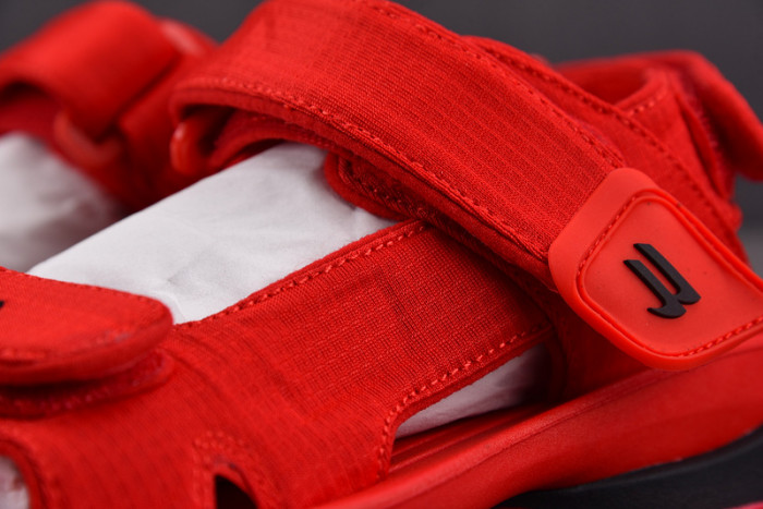 Ba*len*cia*ga sandals