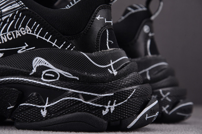 BLCG SNEAKER TRIPLE.S.