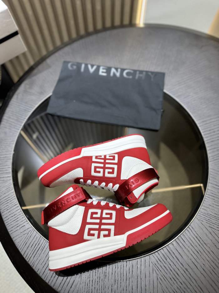 GIVENCHY SNEAKER