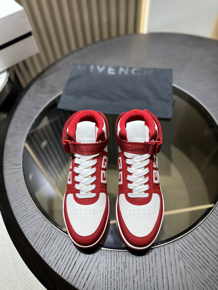 GIVENCHY SNEAKER