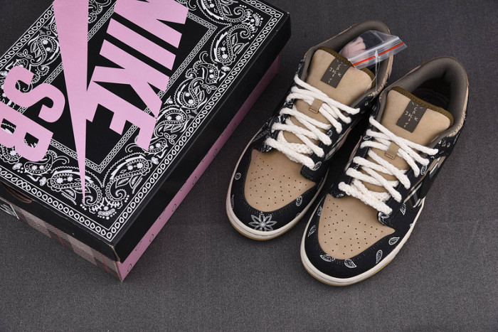 Nike SB Dunk Low Travis Scott CT5053-001