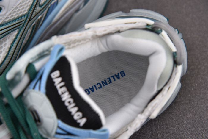 Ba*len*cia*ga -runner