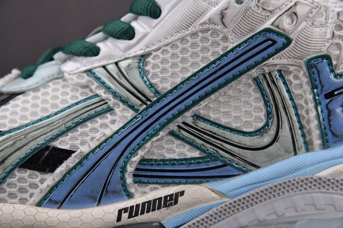 Ba*len*cia*ga -runner