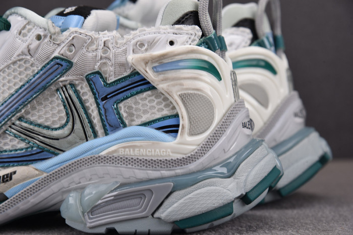 Ba*len*cia*ga -runner