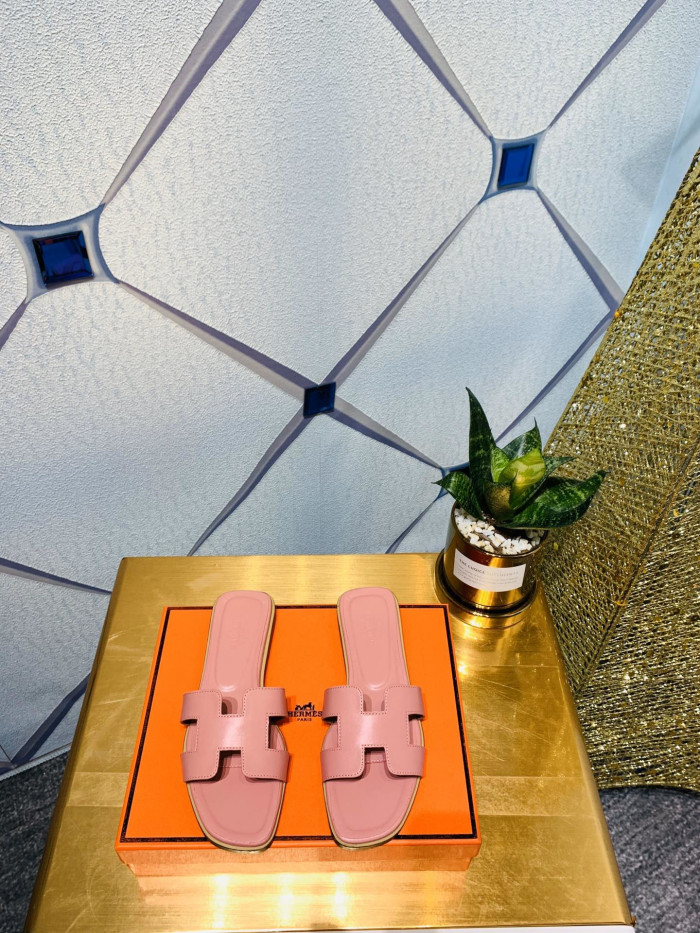 H**mes sandals