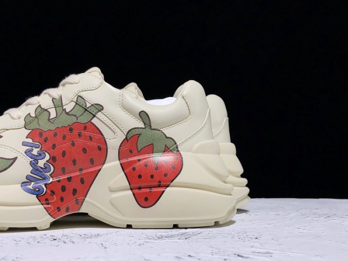 G*u*i rhyton vintage trainer sneaker