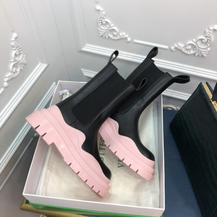 botteg*Ve*ne*ta boots women + men