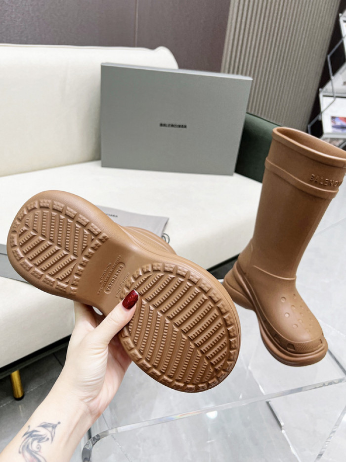 Ba*len*cia*ga cross boots