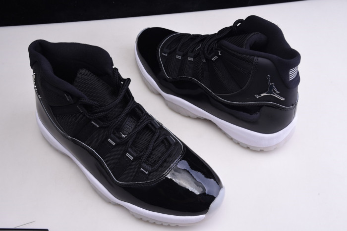 AIR JORDAN 11 RETRO METALLIC SILVER CT8012-011