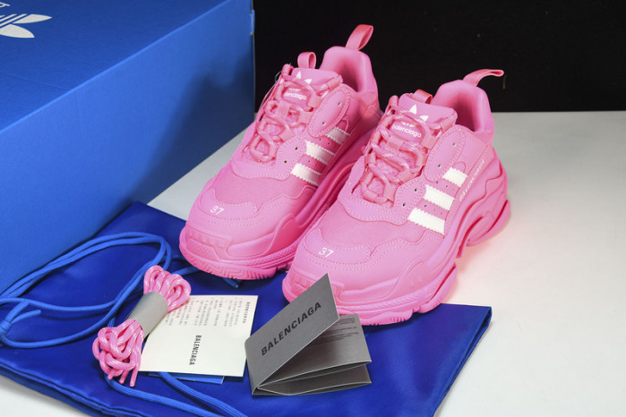 BLCG SNEAKER TRIPLE.S.