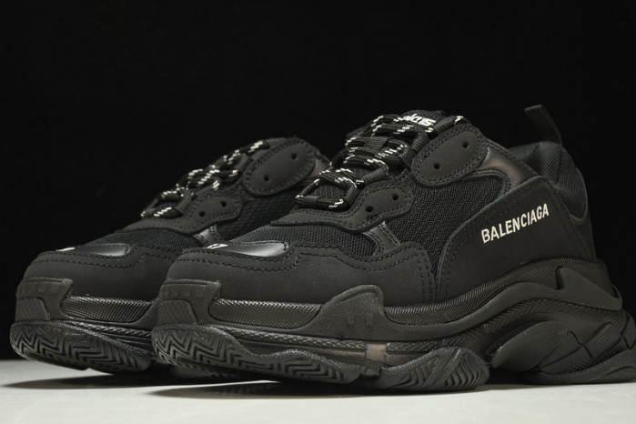 BLCG SNEAKER TRIPLE.S.