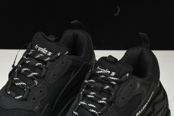 BLCG SNEAKER TRIPLE.S.