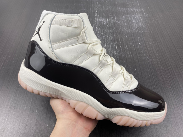 Air Jordan 11 WMNS "Neapolitan" AR0715-101