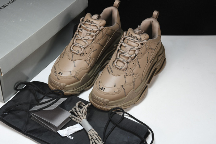 BLCG SNEAKER TRIPLE.S.