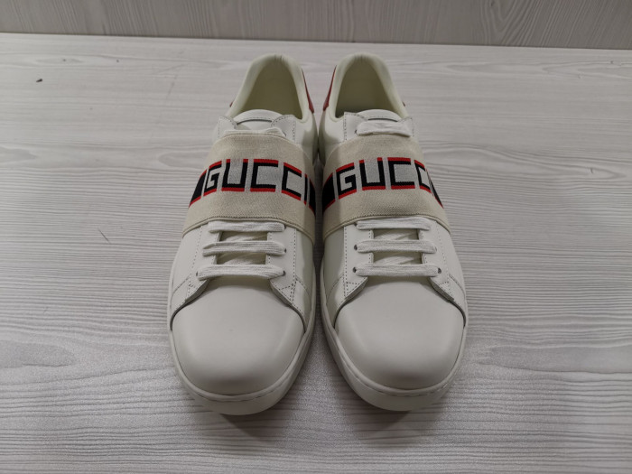 G*u*i  platform sneaker
