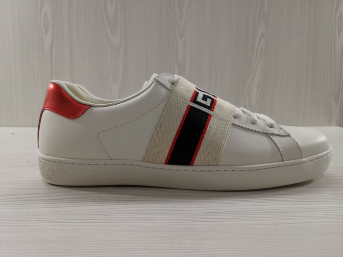 G*u*i  platform sneaker