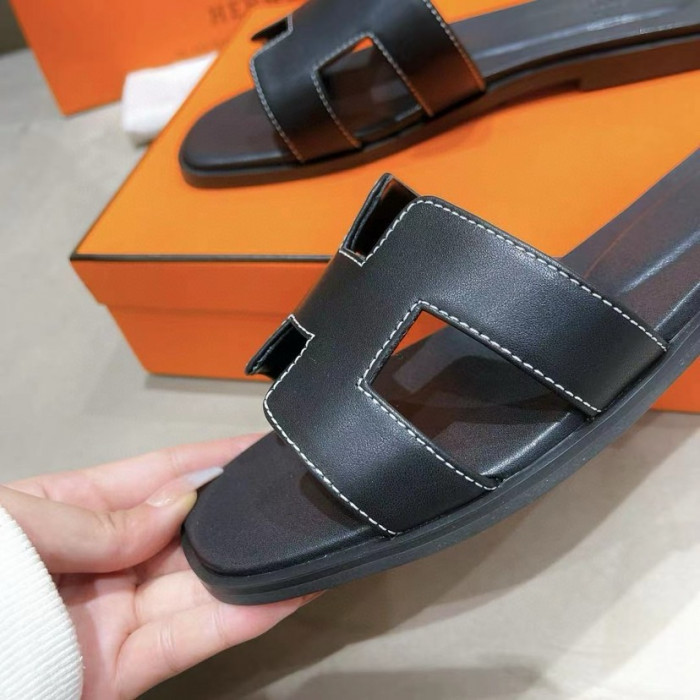 H**mes sandals