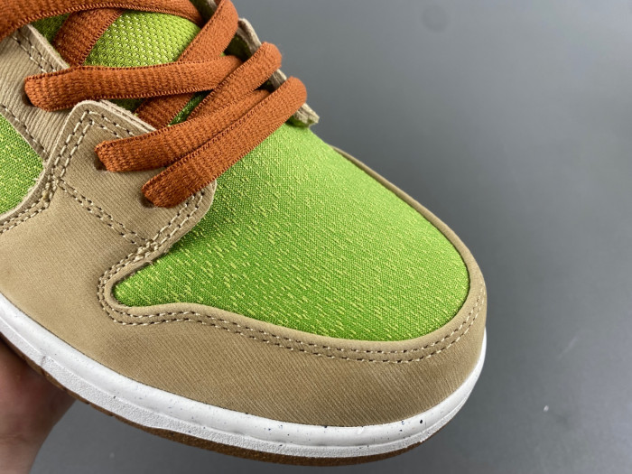Nike SB Dunk Low "Escargot" FQ7585-200