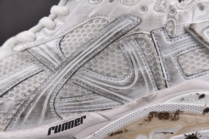 Ba*len*cia*ga -runner