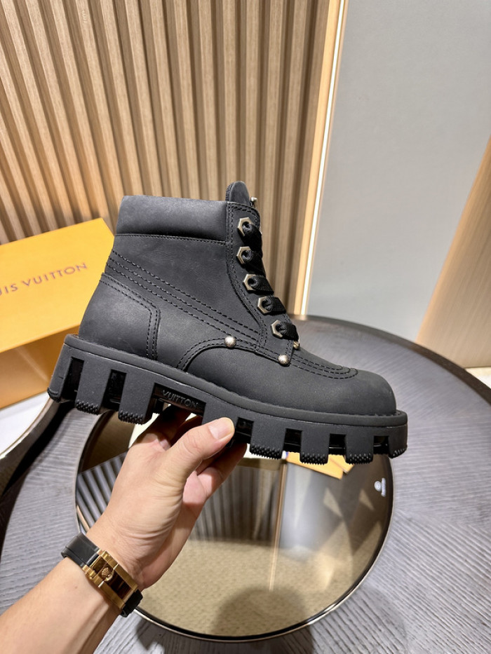 LO1_VTS BOOTS