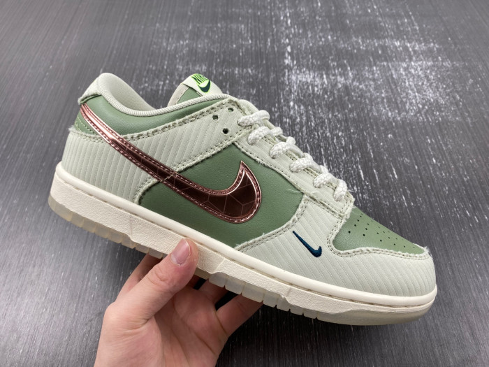 KYLER MURRAY X NIKE DUNK LOW BE 1 OF ONE FQ0269-001