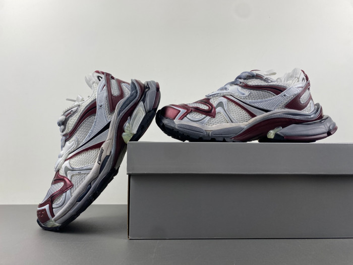 Ba*len*cia*ga -runner