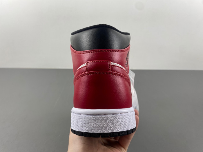 AIR JORDAN 1 MID WOMENS BLACK TOE BQ6472-160