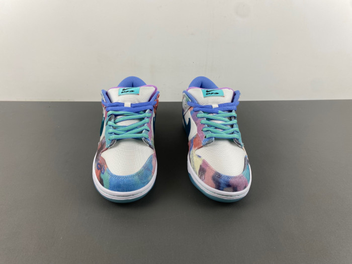 Nike SB Dunk Low x Futura Laboratories HF6061-400