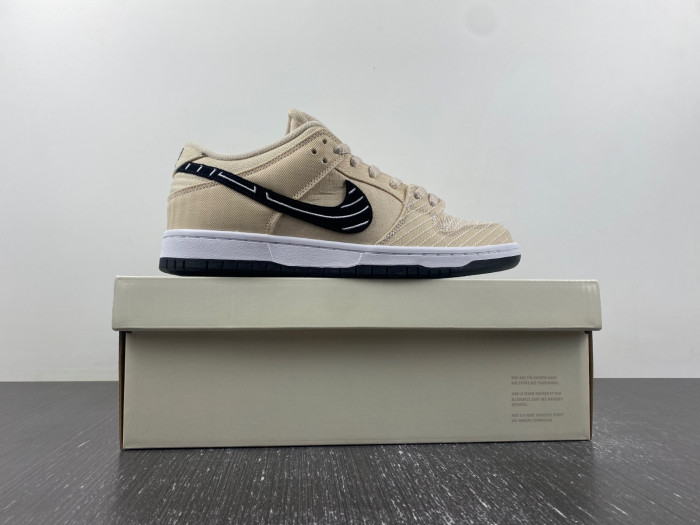 Albino & Preto x Nike SB Dunk Low FD2627-200