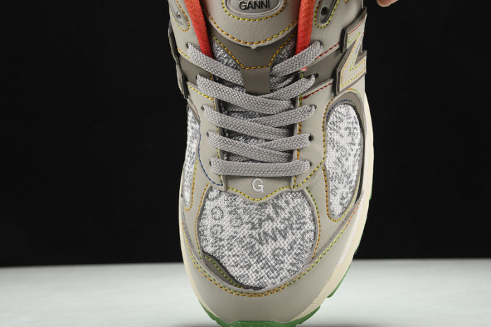 New Balance ML2002RGD