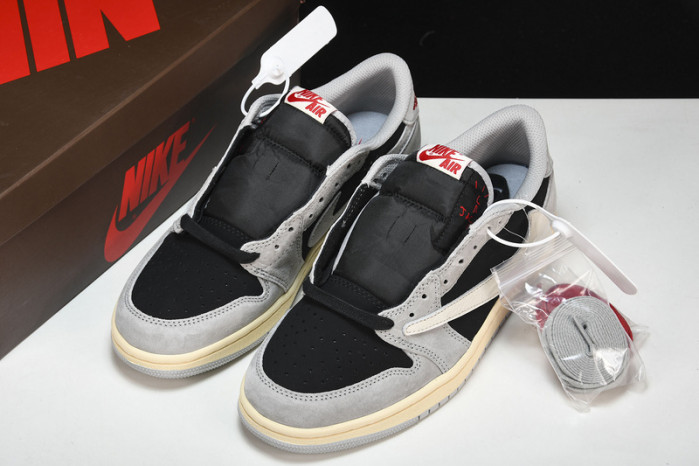 Travis Scott x Air Jordan 1 Low OG DM7866-010