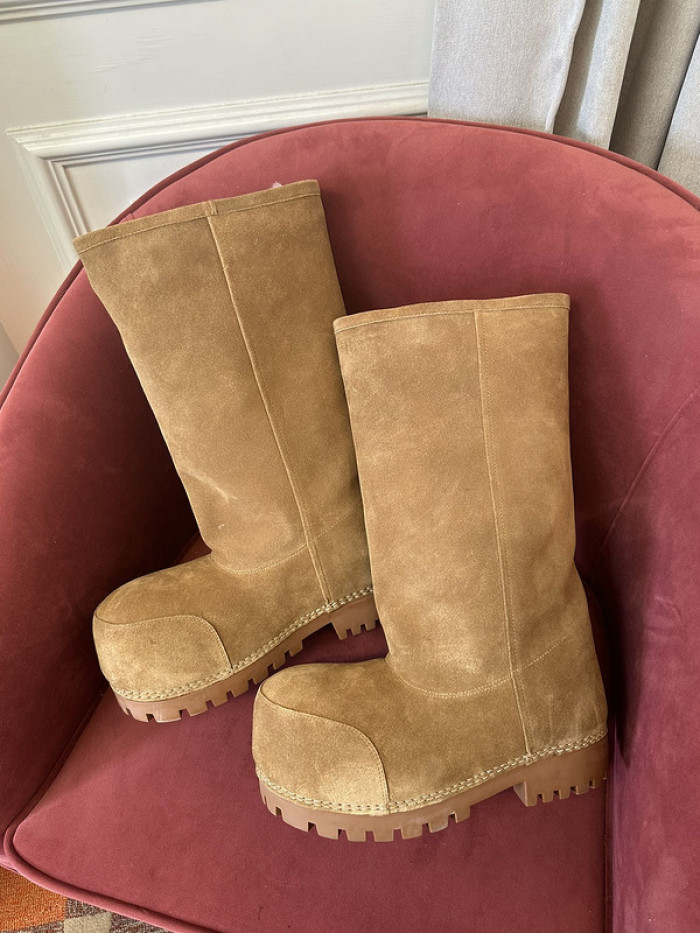 Ba*len*cia*ga alaska high boots