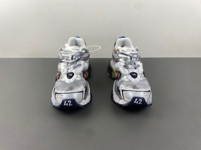 Ba*len*cia*ga -runner