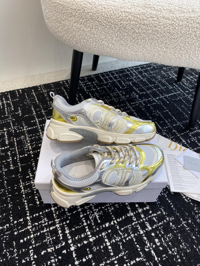 DIO* SNEAKER
