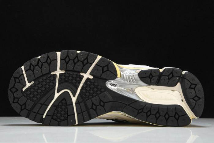 New Balance ML2002RT