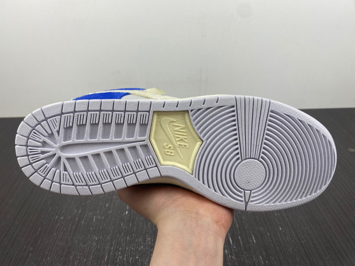 FLY Streetwear Nike SB Dunk Low DQ5130-400