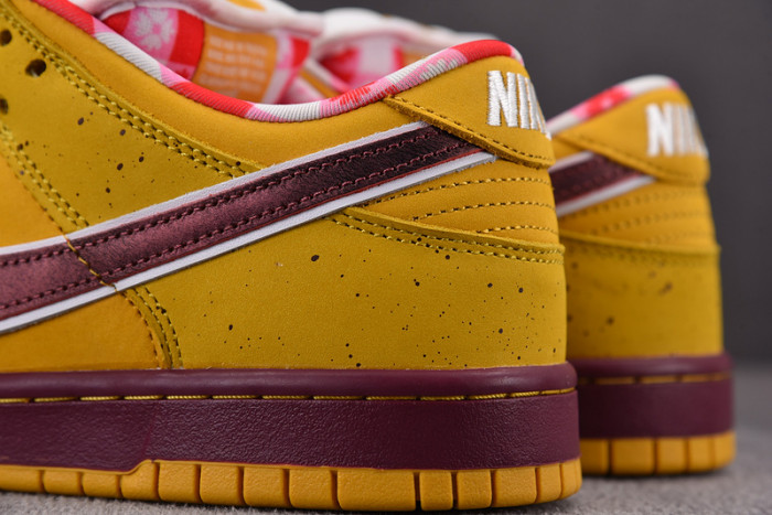 NIKE SB DUNK LOW PREMIUM Yellow Lobster 313170-137566