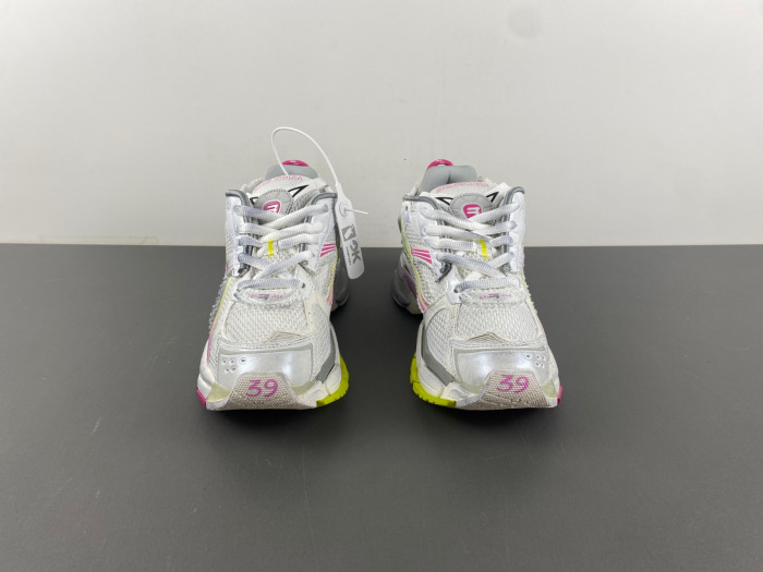 Ba*len*cia*ga -runner