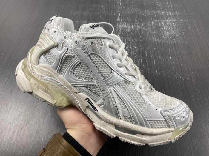 Ba*len*cia*ga -runner