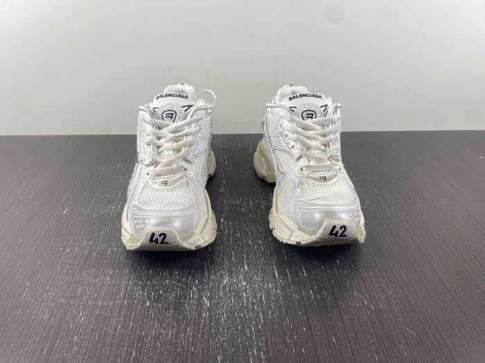 Ba*len*cia*ga -runner