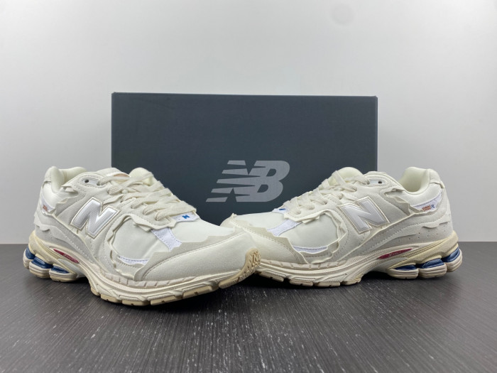 New Balance 2002R M2002RDC