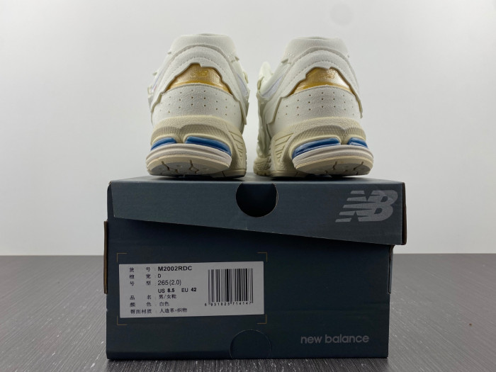 New Balance 2002R M2002RDC