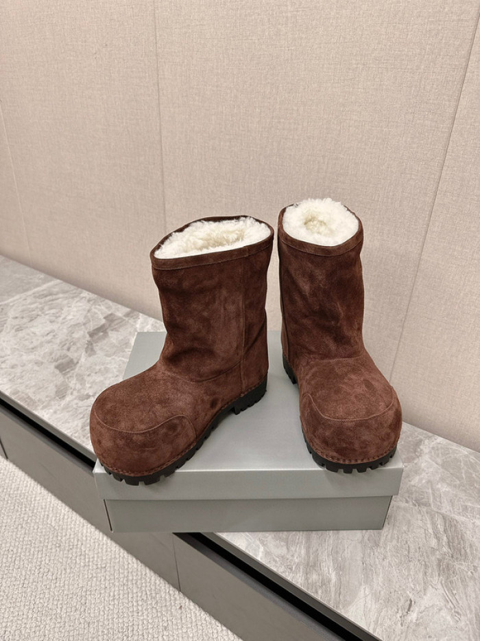 Ba*len*cia*ga alaska faux-fur low boots