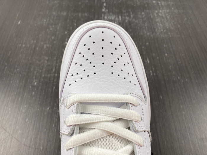 Nike SB Dunk Low Pro White Gum - CD2563-101