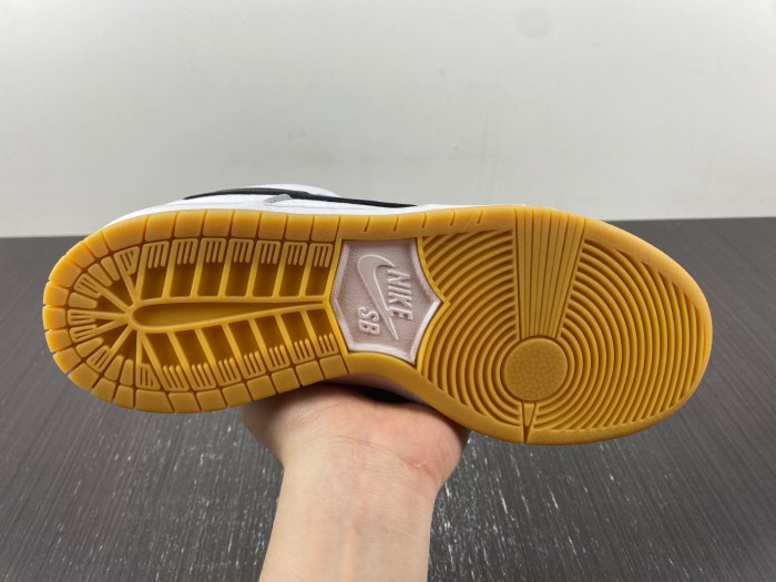 Nike SB Dunk Low Pro White Gum - CD2563-101